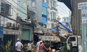Boiler explosion collapses walls of two houses in Ho Chi Minh City