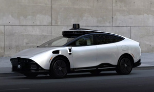 Self-driving car hides steering wheel, deploys only when needed