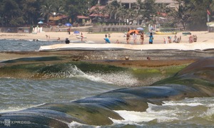 Mui Ne beach marred by makeshift seawalls