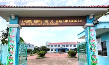 Hiệu trưởng bị cáo buộc 'tham ô 10,7 triệu đồng' được tại ngoại