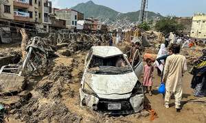Over 340 dead in Pakistan floods