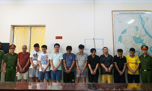 Police bust $1 billion online gambling ring