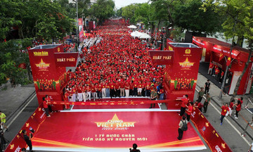 Hơn một triệu người đi bộ 'Vì Việt Nam đoàn kết, hùng cường'