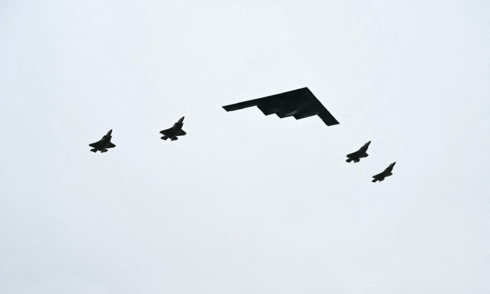 message from US stealth aircraft display before Trump-Putin summit