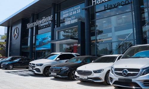 Nhà phân phối ôtô Mercedes giảm lãi nửa đầu năm