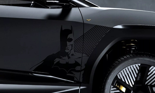 E 6 Batman Edition - khi Người Dơi cũng điện hóa