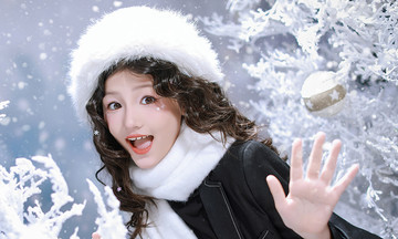 Con gái ca sĩ Phương Vy làm mẫu nhí