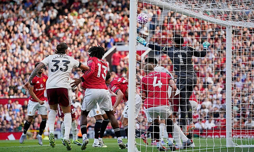 Keane: 'Man Utd quá mềm yếu'