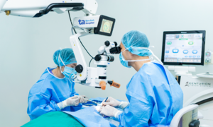 Cataract surgery for a woman with allergies