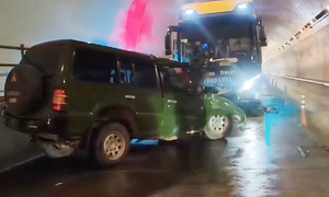 Two killed in Deo Ngang tunnel crash