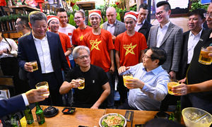 Special visa exemptions for 7 influential groups starting 15/8