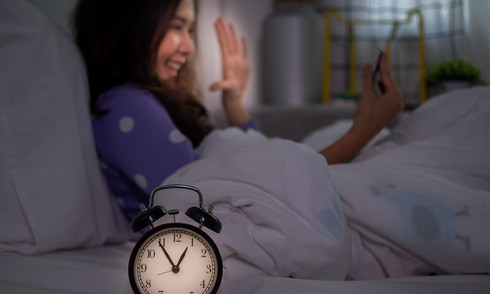 Why sleeping after 11 p.m. increases shingles risk