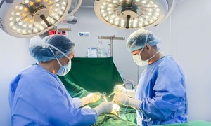 Untreated lump discovered after 10 years with breast implants