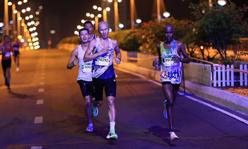 Triệu Tiến Luyện, Kipchumba và dàn sao tranh vô địch VnExpress Marathon Libera Nha Trang
