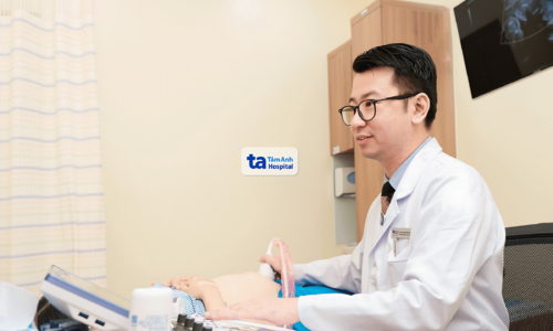 45-year-old with multiple underlying conditions gives birth to healthy baby