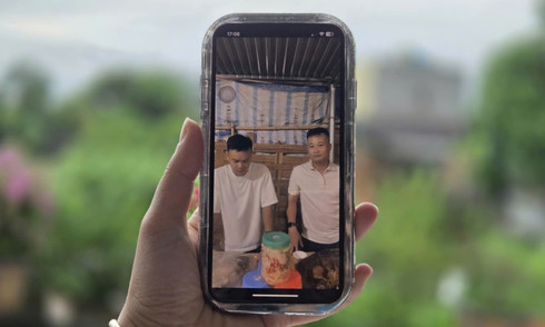 Police captain uses livestreams to help villagers sell produce