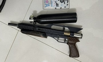 Cuộc hỗn chiến của 30 quái xế, bắn nhầm người vô can ở Hà Nội
