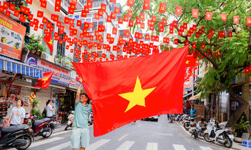 Hanoi street adorned with 12,000 flags for National Day