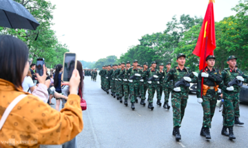 Hanoi offers free food and drinks for parade spectators