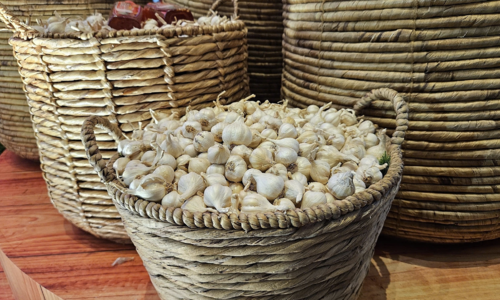 9 benefits of eating three cloves of garlic daily