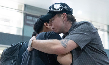 Fans greet rapper Kid Laroi in Hanoi