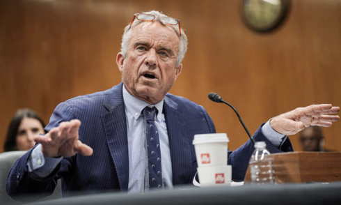 US health secretary clashes with doctors over Covid-19 vaccines for children