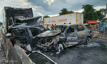 Driver in Phu My bridge crash 'overloaded truck by almost 8 tons'