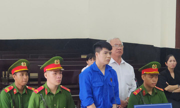 Kế toán dùng chữ ký số của sếp duyệt khống hàng trăm chứng từ