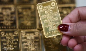 Gold price surpasses 125 million VND per tael