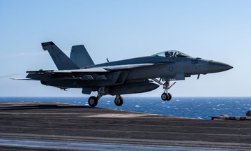 US navy fighter jet crashes into the sea