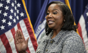 Fed governor resists Trump's resignation call