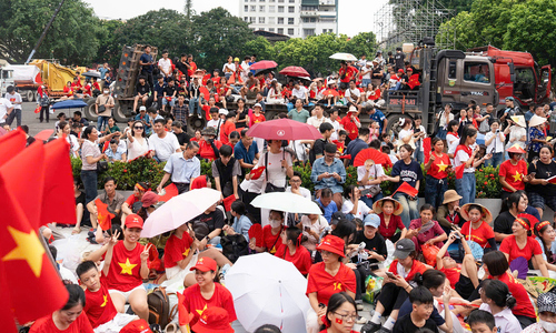 Crowds gather in Hanoi to witness national day parade rehearsal