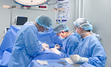 Man undergoes surgery for enlarged breasts