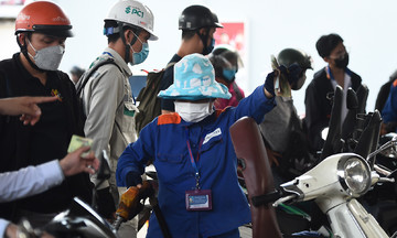 Gasoline prices exceed 20,000 VND per liter
