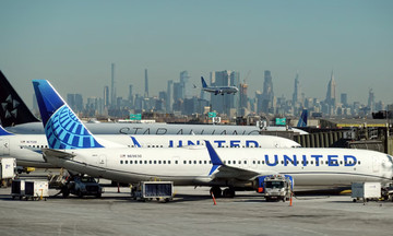 US airlines face lawsuits over 'windowless window seats'
