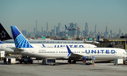 US airlines face lawsuits over 'windowless window seats'
