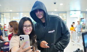 DJ Snake and J Balvin greet fans upon arrival in Vietnam