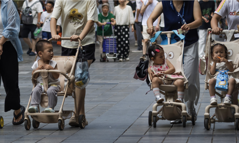 Single mothers in China create co-living families