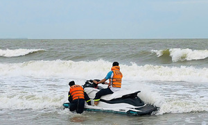 Three high school students caught in Hai Tien beach tragedy