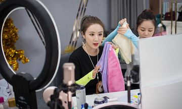 China's 'iron fist' campaign cracks down on influencers