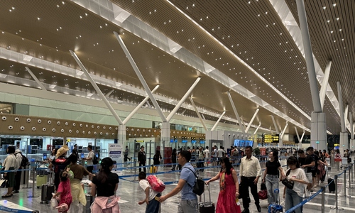 Tan Son Nhat airport sees passenger surge during national day holiday