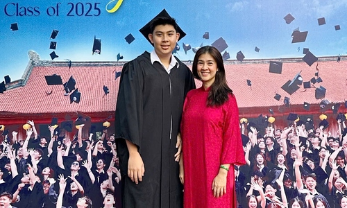 Kim Thu moved by son's graduation