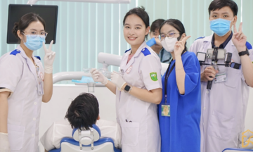 Medical school admission scores range from 17 to 30