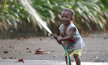 Should children play in the rain and dirt to boost immunity?