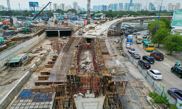 Disarray at Ho Chi Minh City's largest interchange project as deadline looms
