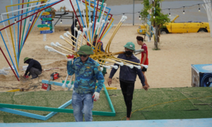 Typhoon Kajiki forces coastal Vietnam to suspend tourism