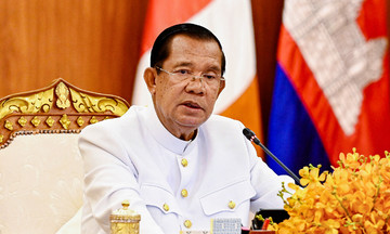 Hun Sen says he discarded honorary degrees from Thailand