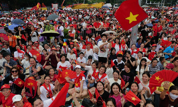 Staying healthy while watching the 80th national day parade