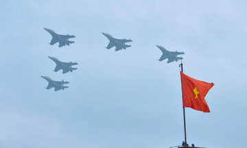 31 aircraft rehearse over Ba Dinh square
