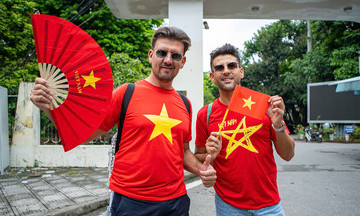 Foreigners eager to witness Vietnam's National Day parade
